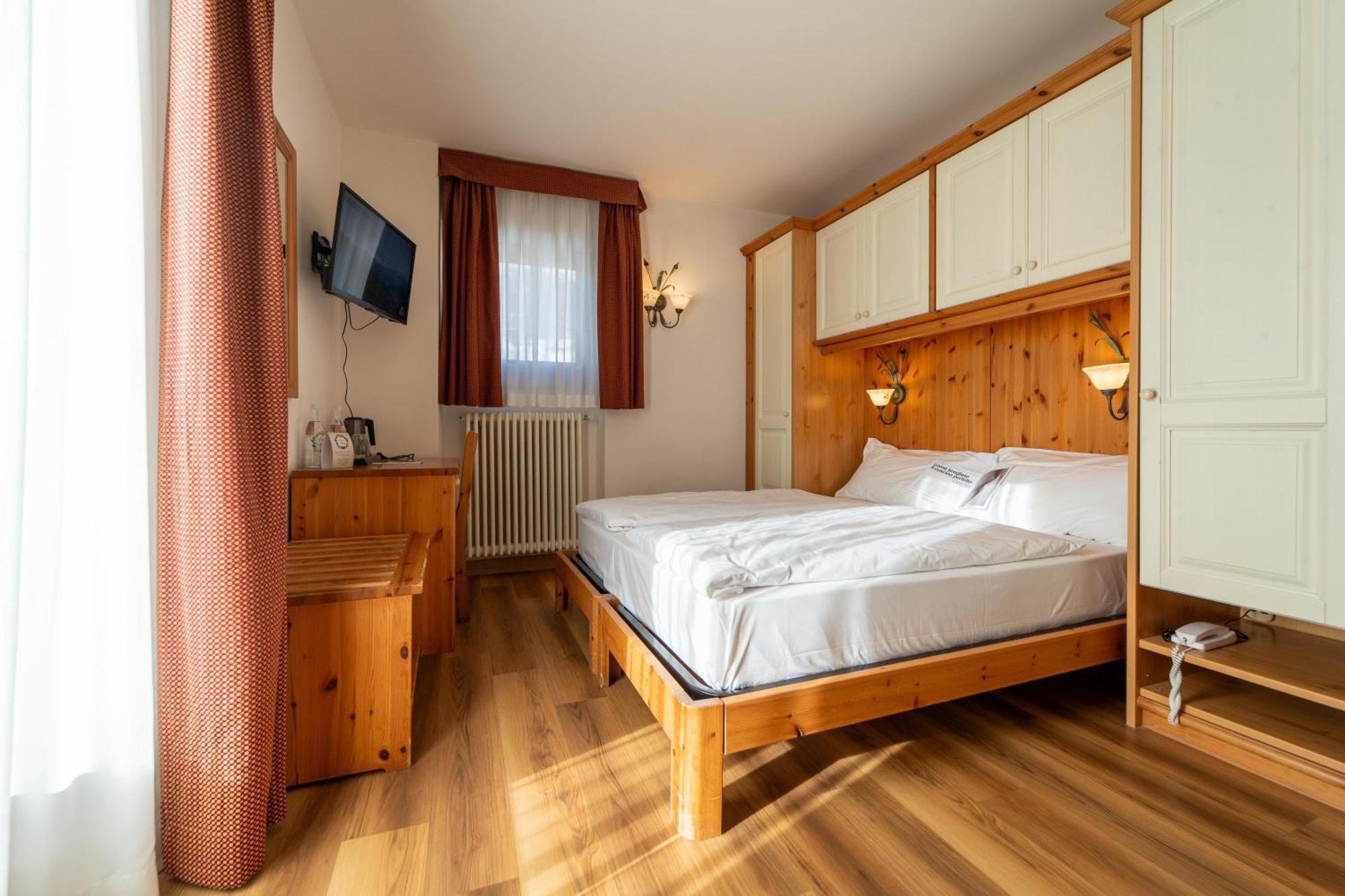 Primula Hotel 3*
